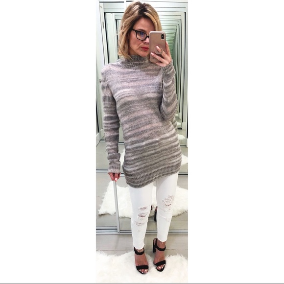 Anthropologie Sweaters - Anthropologie Moth Gray Mock Neck Sweater